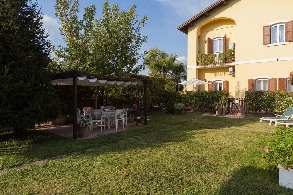 Nina Guest House Longare Exterior photo
