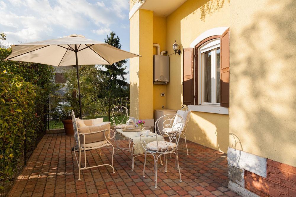 Nina Guest House Longare Exterior photo